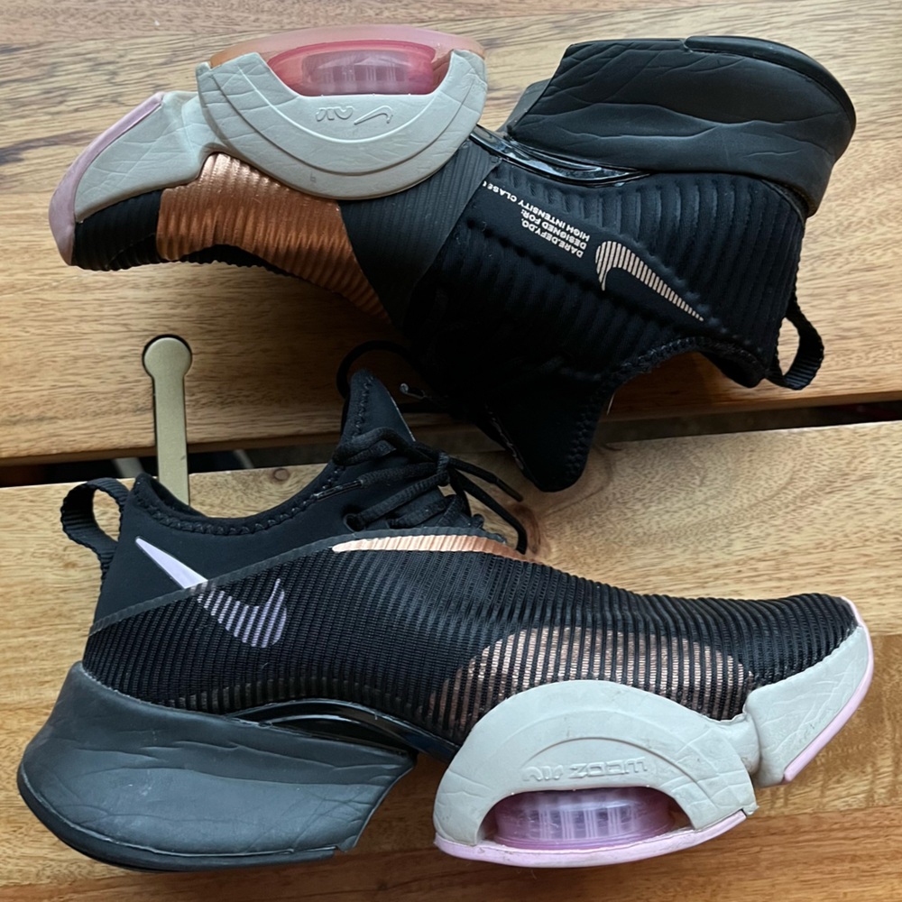 Nike Womens Size 7 Air Zoom Superrep HIIT Class Sneakers Black Copper BQ7043-086